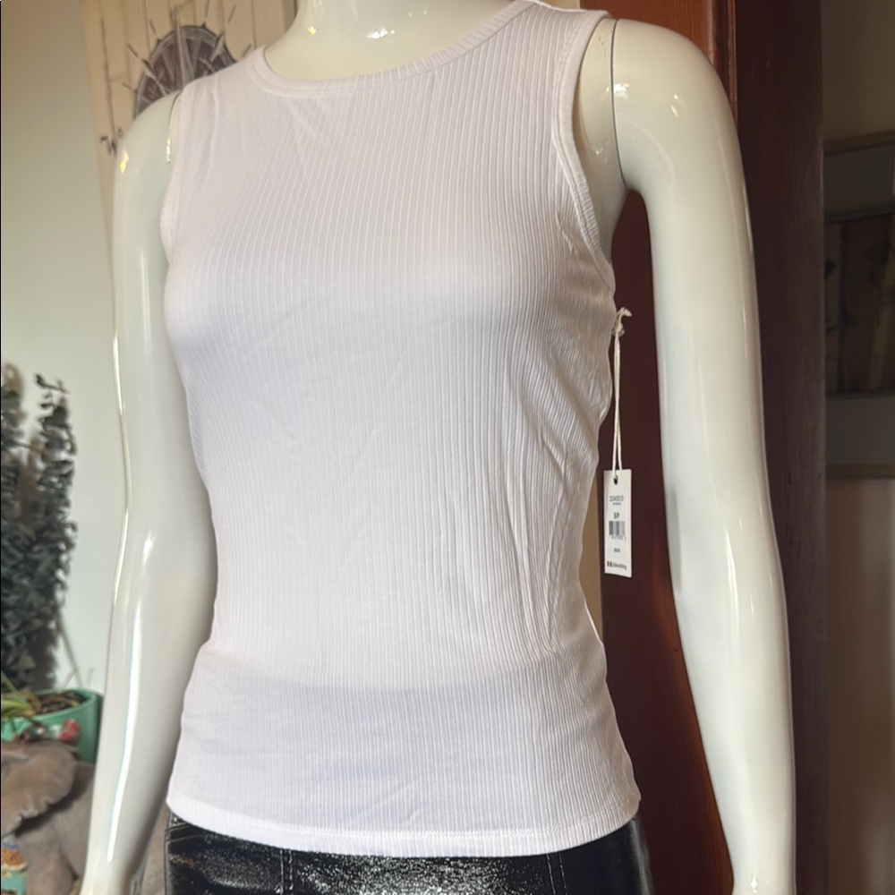 NWT DEx size small White Sleeveless Ribbed Top